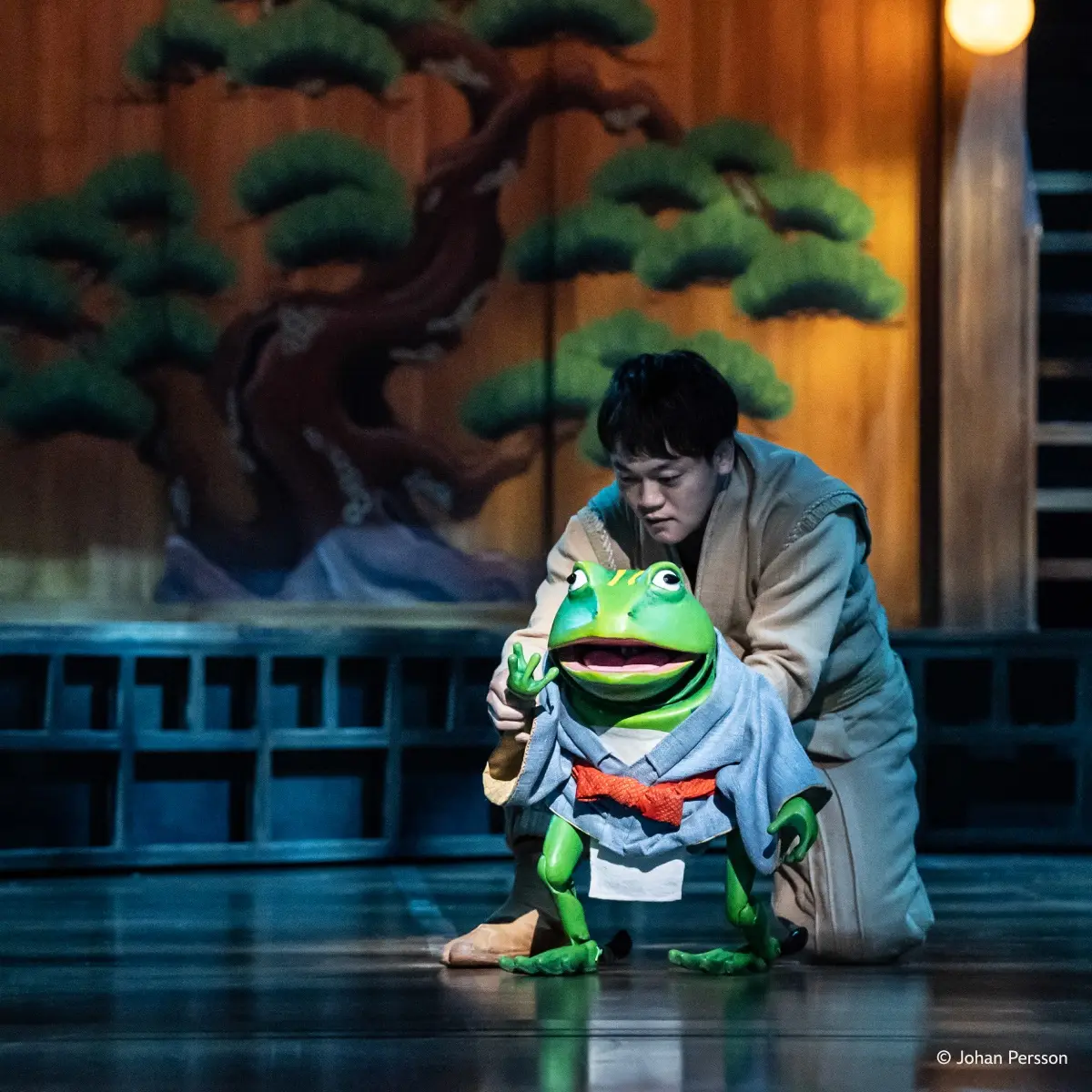 宮崎駿《神隱少女》舞台劇登台!神還原油屋、無臉男,50場演出搶票攻略 宮崎駿《神隱少女》舞台劇登台!神還原油屋、無臉男,50場演出搶票攻略
