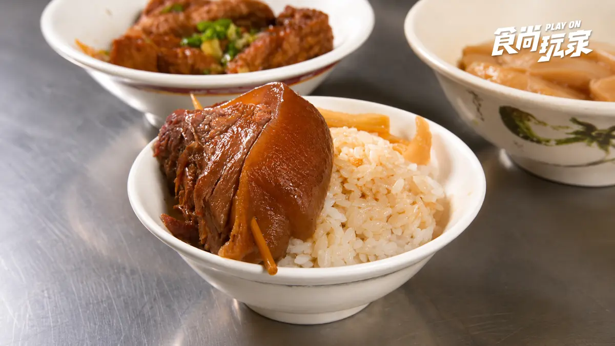彰化美食推薦11間！彰化６排隊老店：80年爌肉飯霸主、木瓜牛奶創始店、免費喝湯