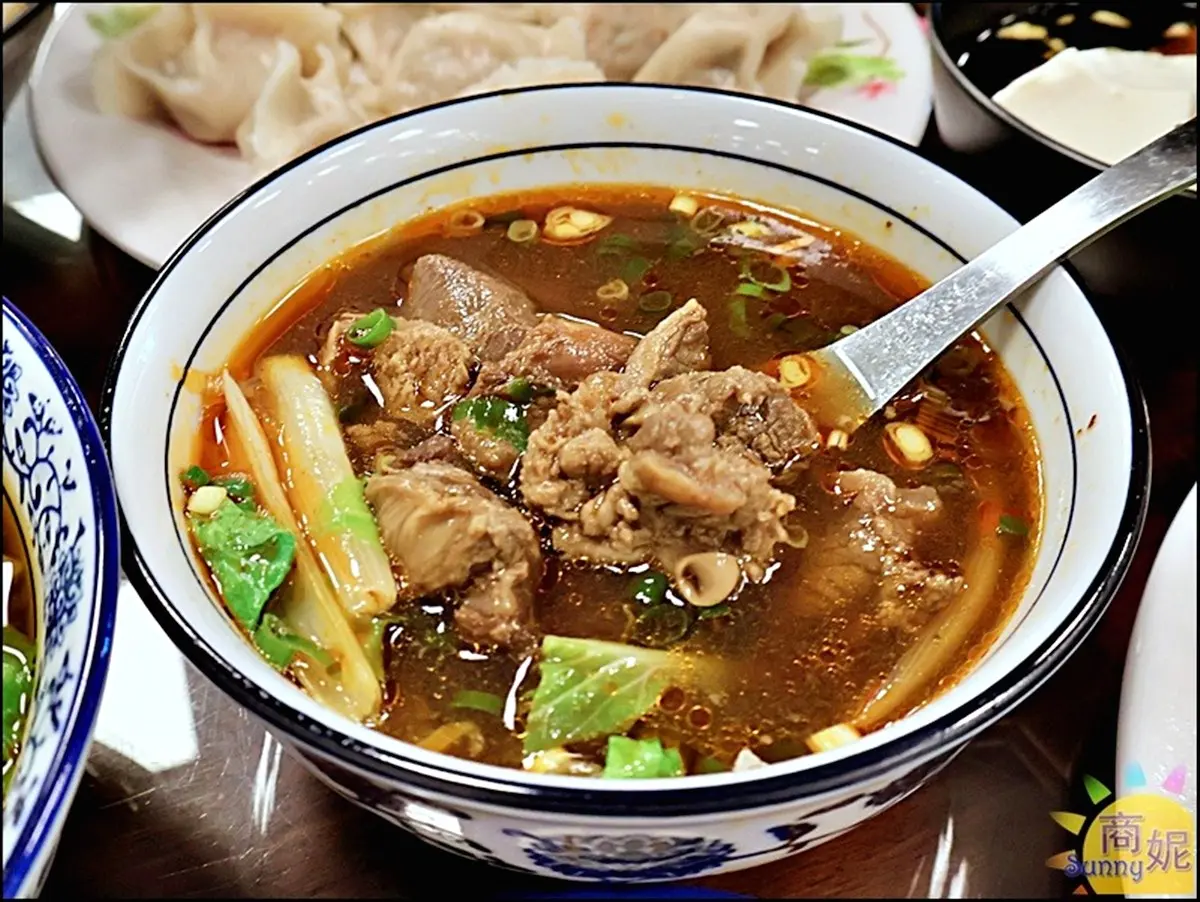 最低只要150元！號稱「最美牛肉麵店」古早味豆花吃到飽，免費逛私人美術館