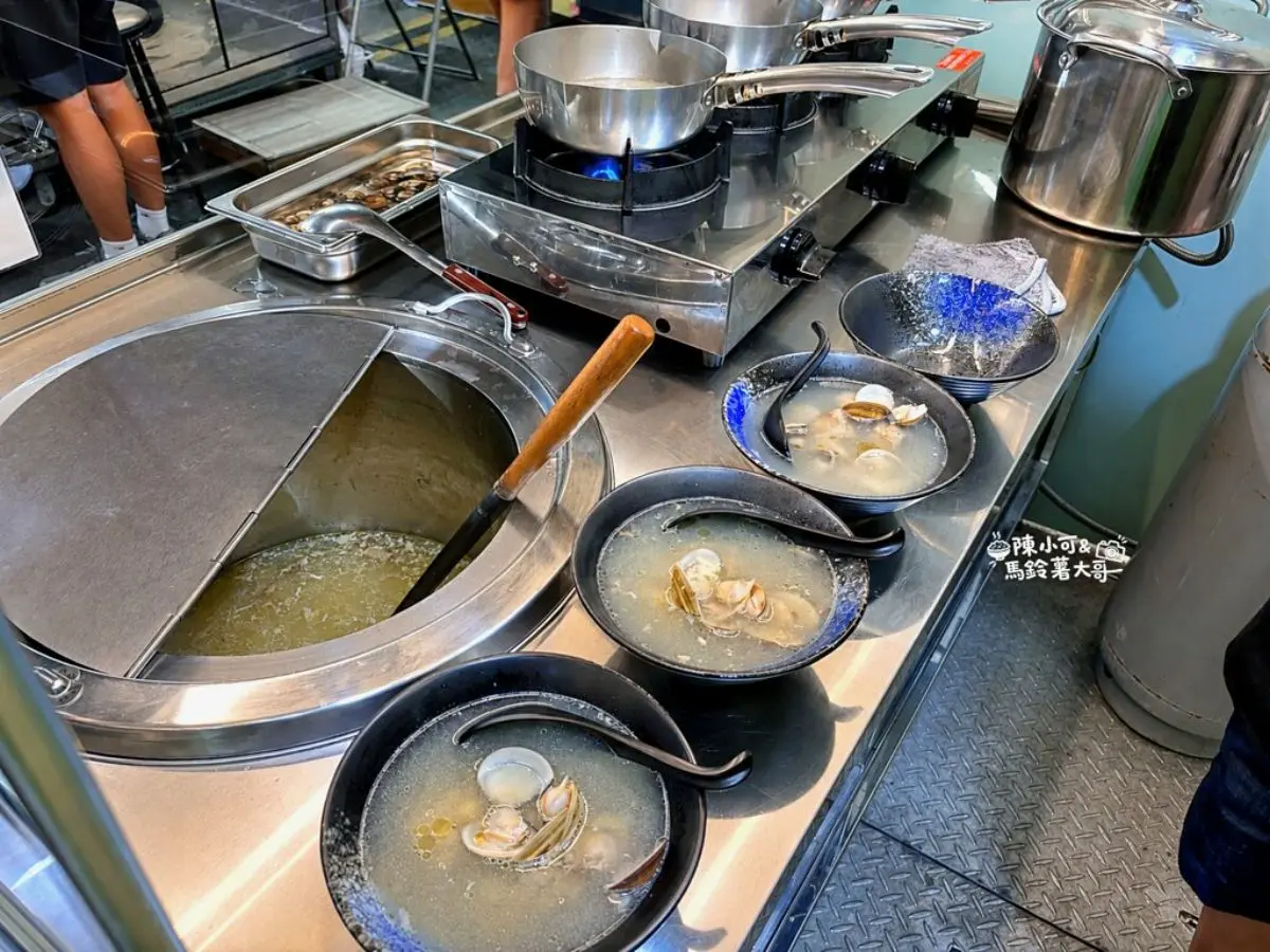 Threads爆紅美食是這家!經典辦桌菜「鮮蝦蒜蓉蒸粄條」新北這座夜市就有賣 Threads爆紅美食是這家!經典辦桌菜「鮮蝦蒜蓉蒸粄條」新北這座夜市就有賣
