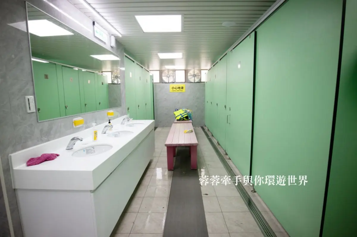 兒童票只要55元!台北超低調高CP值玩水景點,嗨玩水上溜滑梯、氣墊滑水道 兒童票只要55元!台北超低調高CP值玩水景點,嗨玩水上溜滑梯、氣墊滑水道