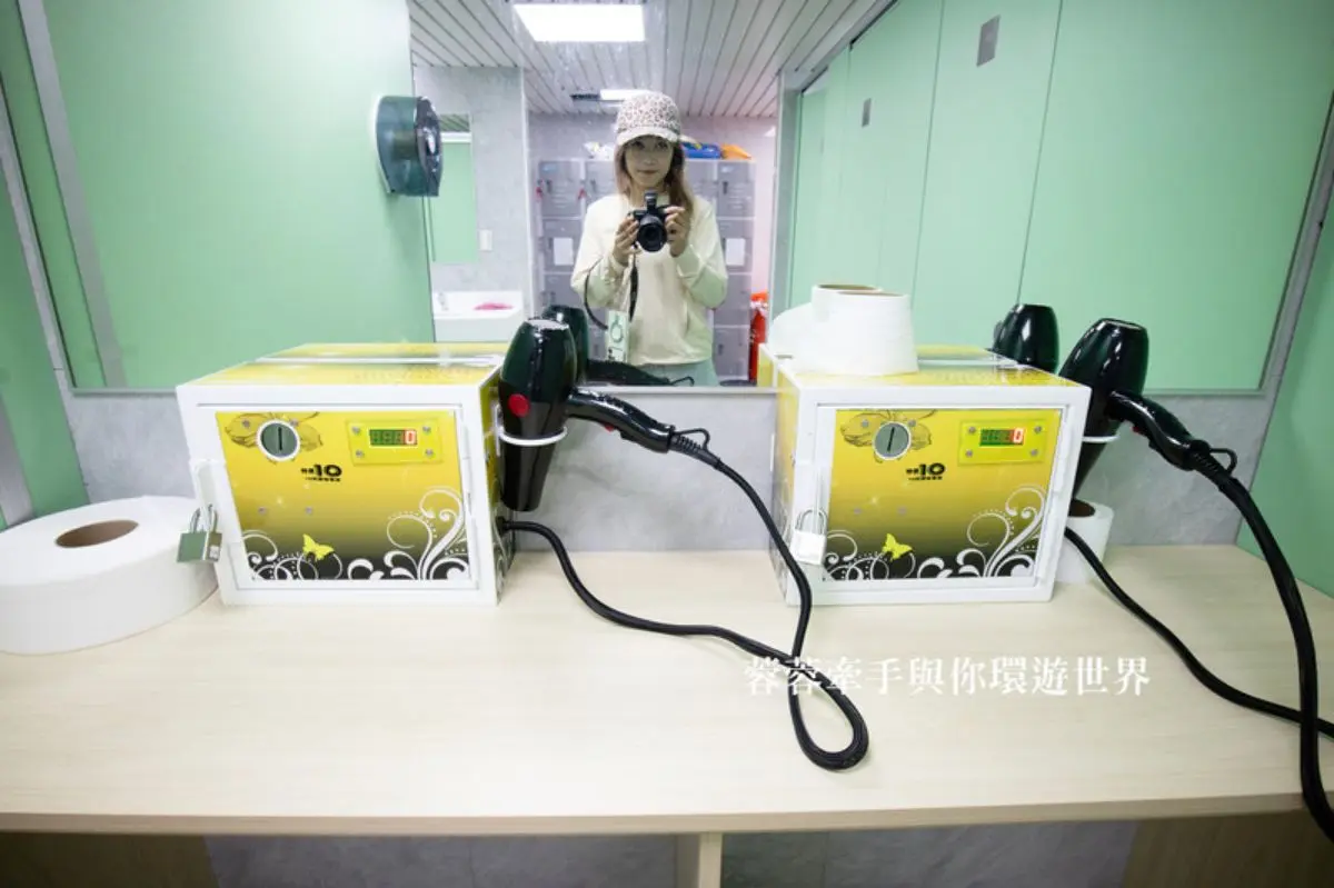 兒童票只要55元!台北超低調高CP值玩水景點,嗨玩水上溜滑梯、氣墊滑水道 兒童票只要55元!台北超低調高CP值玩水景點,嗨玩水上溜滑梯、氣墊滑水道