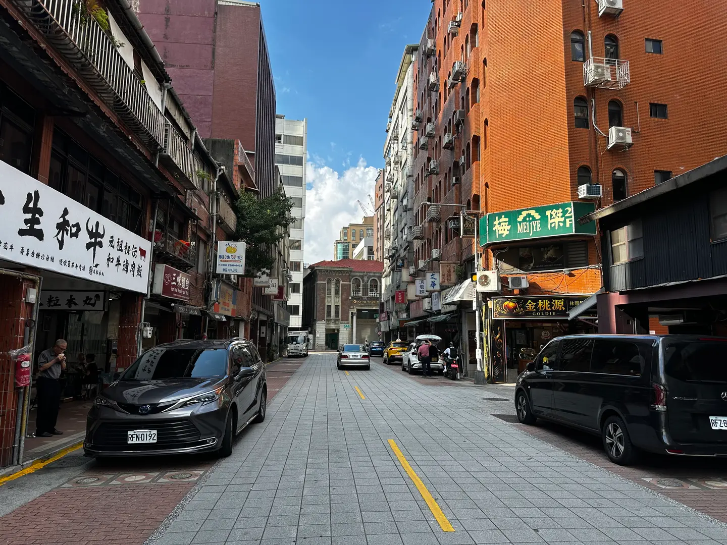 老台北吃貨天堂!台北銀座9家美食:60年牛肉麵、巨無霸餛飩、爆汁雞排必吃 老台北吃貨天堂!台北銀座9家美食:60年牛肉麵、巨無霸餛飩、爆汁雞排必吃