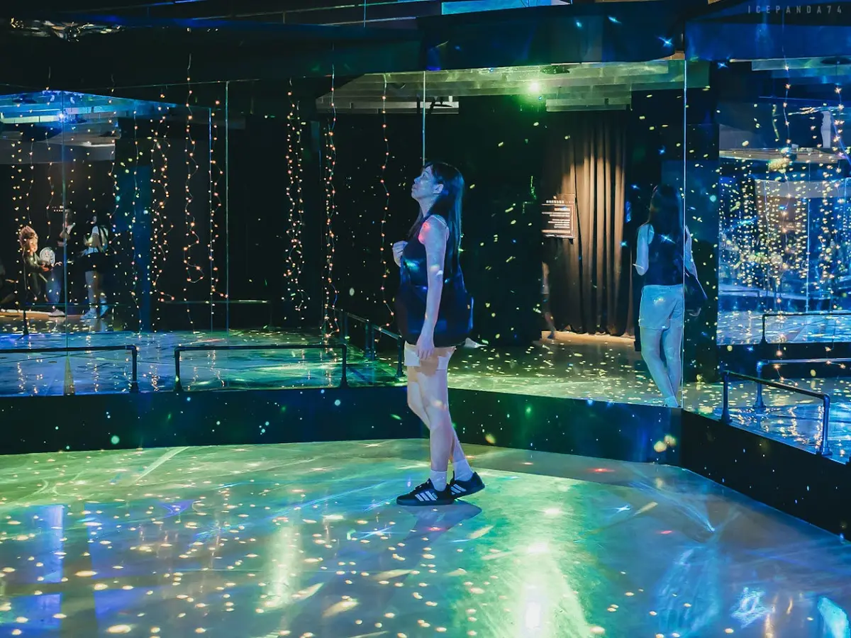 爸爸免費逛台北天文館！暑假夜間導覽、行星體重計必玩，順遊士林超高溜滑梯