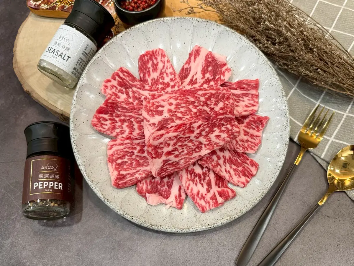 送千元肉品券！最強肉品超市獨賣巧克力和牛，還有代客現煎牛排、澳洲和牛堡