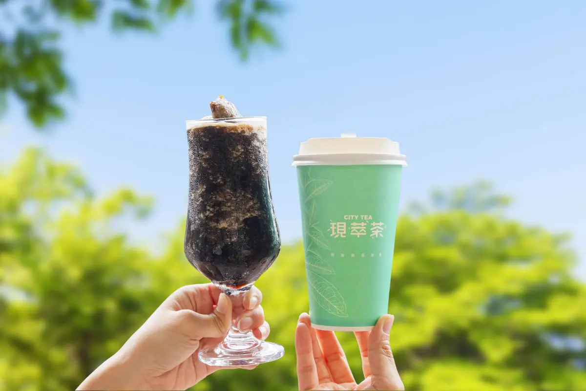 全家「低脂霜淇淋」第２支６元！超Ｑ派對夾、台啤巨杯、迷你可樂販賣機９月新登場