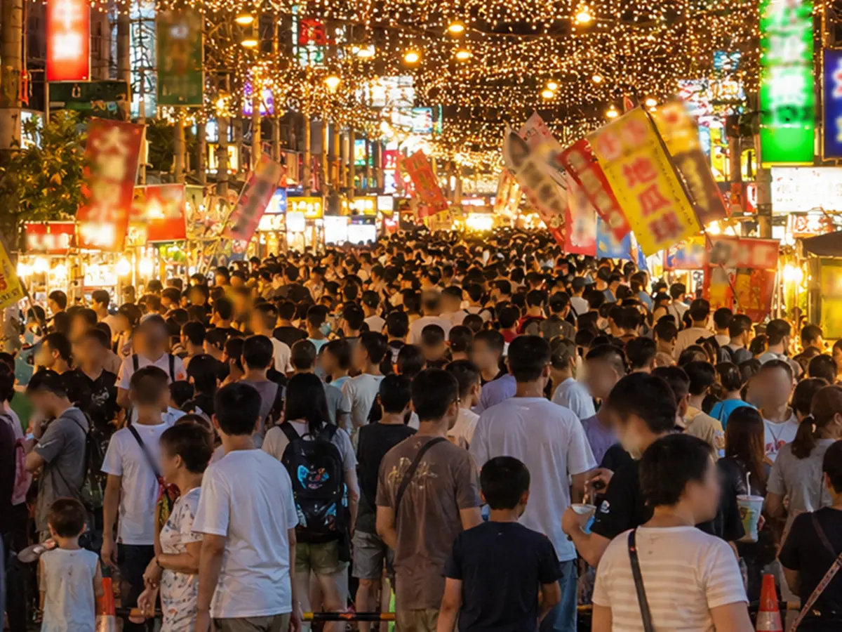 一年只開這１天！苗栗苑裡「鬼門關夜市」9/10確定回歸，封街開逛400家攤位