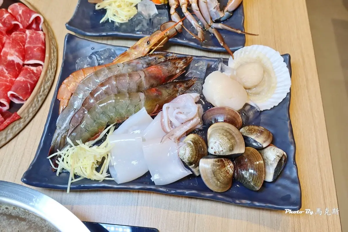 250元吃到飽！高CP值「紅磚老屋火鍋」30款蔬食自助吧、甜點飲品無限吃