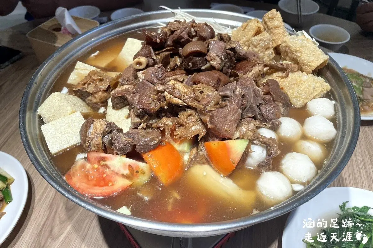 夏天照樣客滿！台北「超強排隊羊肉爐」好評破5000，爽嗑超過30種全羊料理