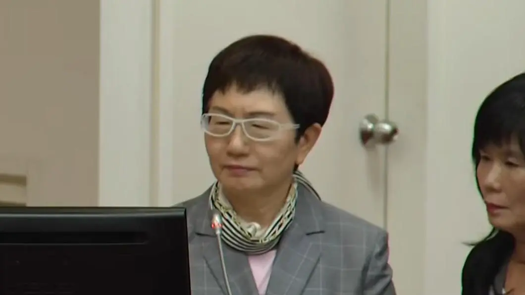 財政部長莊翠雲今日接受質詢時回應了。（圖／翻攝自國會頻道YT） 快訊／今年普發現金2.0？立委籲「每人1萬」　財政部長回應了