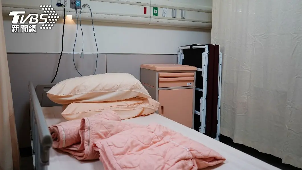 楊登嵙建議4生肖的人，寒露起半個月盡量別到醫院探病。（示意圖／shutterstock達志影像）