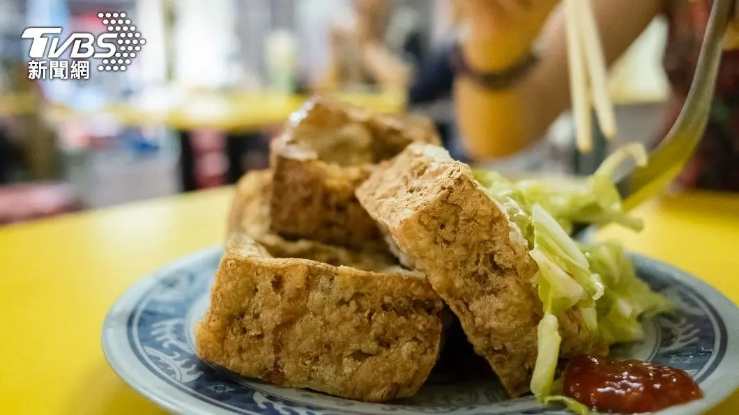 臭豆腐只排第2!網友最愛台灣夜市美食Top10,冠軍品項豐富、食材新鮮 原PO抱怨臭豆腐已不再是平價美食。(示意圖/shutterstock達志影像)