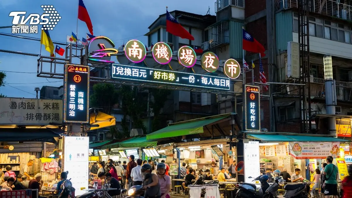 冠軍打敗士林、饒河!網友最愛雙北夜市Top10,「這夜市」1美食登上國宴 不少人大推南機場夜市。(示意圖/shutterstock達志影像)
